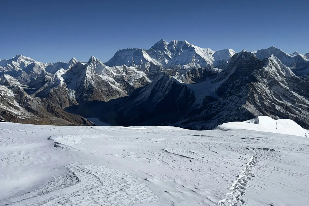 Makalu to Everest Trek - Mountain View